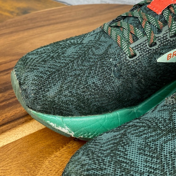 Brooks Ghost 16 Run Merry Christmas Green Running Shoe 1204071B389 Women’s 6.5 - Picture 12 of 13